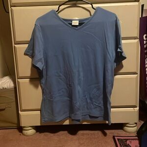 Colored V-neck T-shirt
